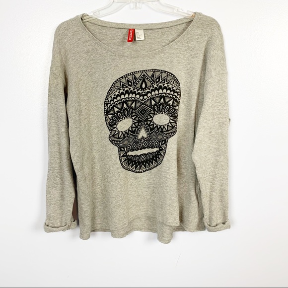 Divided Tops - Divided by H&M Skull Sweatshirt small